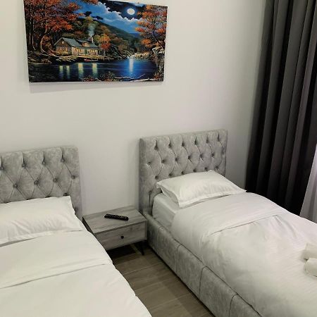 Hotel Restaurant Deso Shijak Kültér fotó