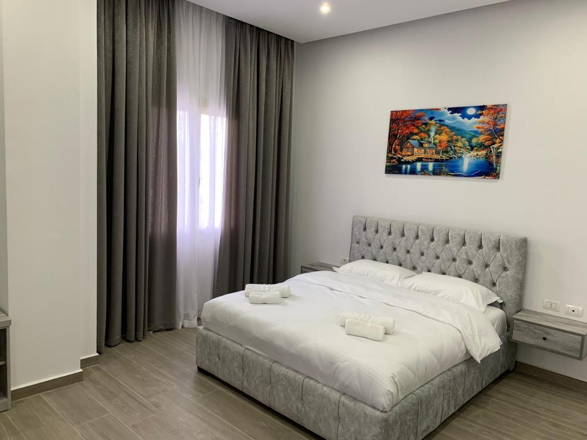 Hotel Restaurant Deso Shijak Kültér fotó