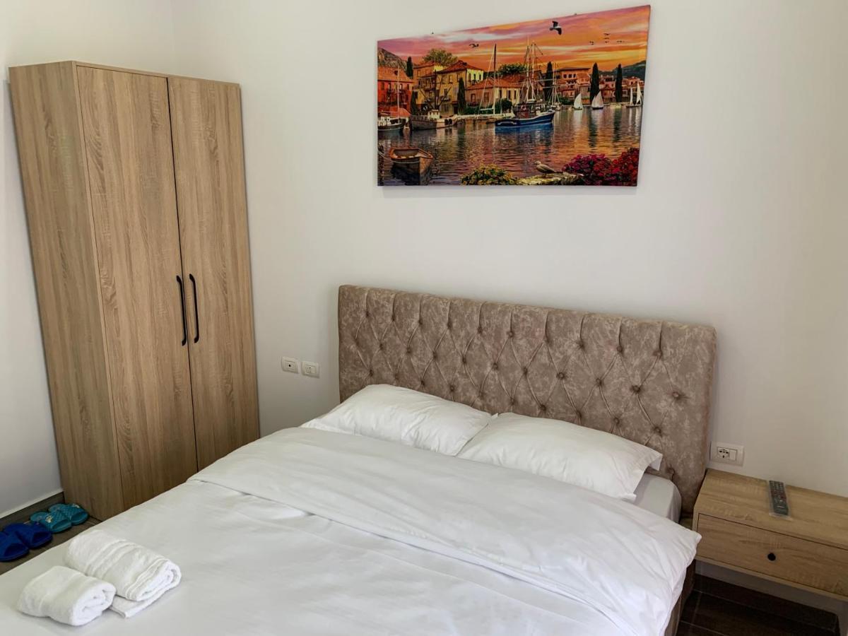 Hotel Restaurant Deso Shijak Kültér fotó