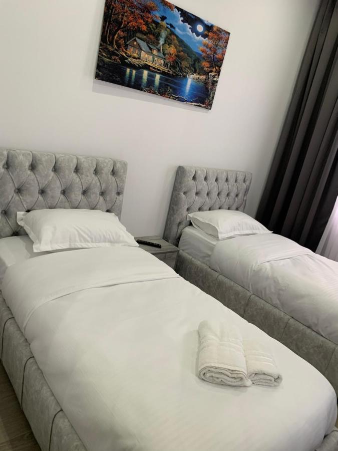 Hotel Restaurant Deso Shijak Kültér fotó