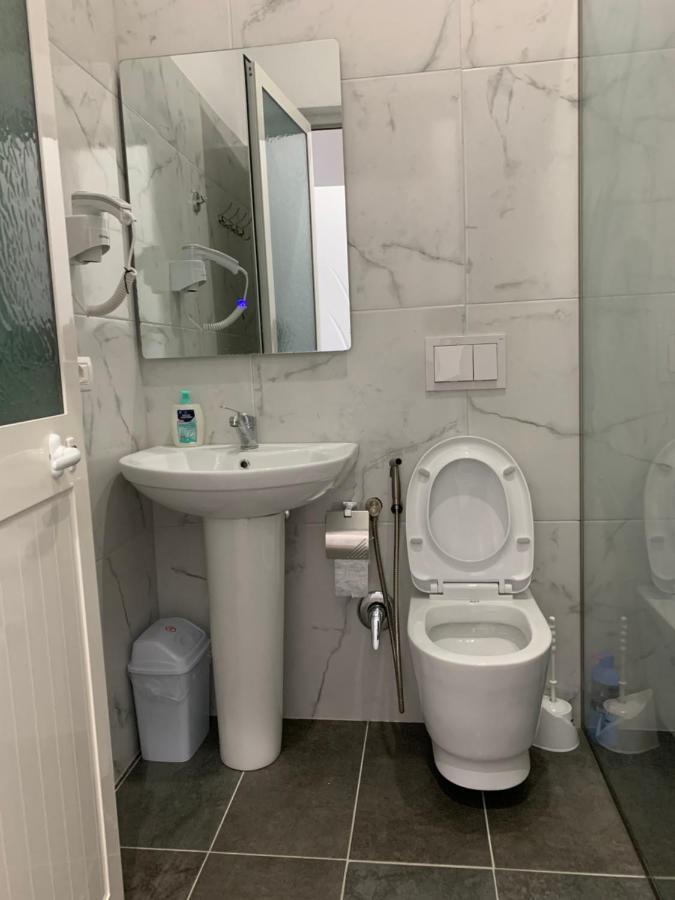 Hotel Restaurant Deso Shijak Kültér fotó